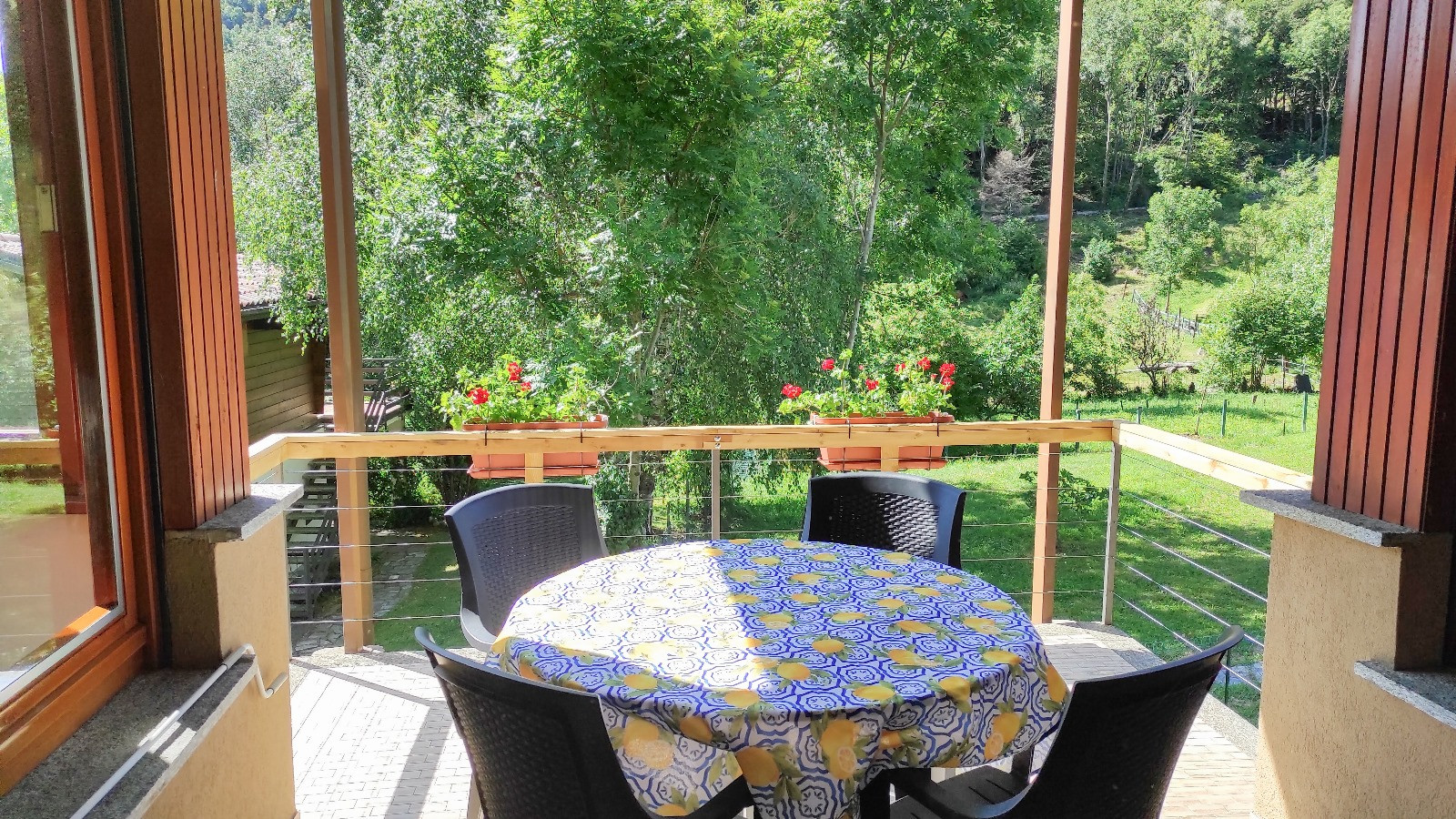 Casa Indipendente in vendita a Laveno-Mombello