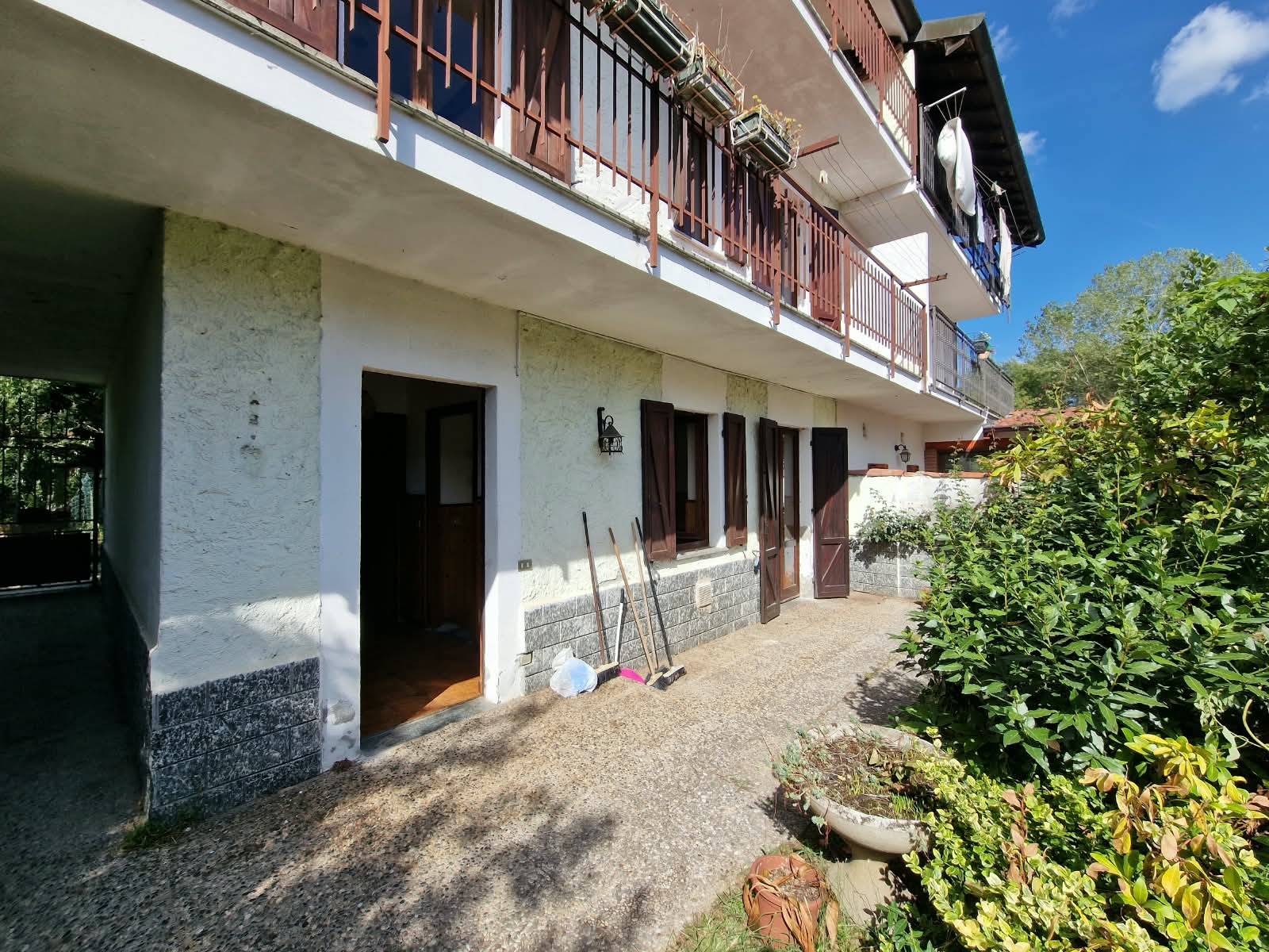 Casa Semindipendente in vendita a Agrate Conturbia