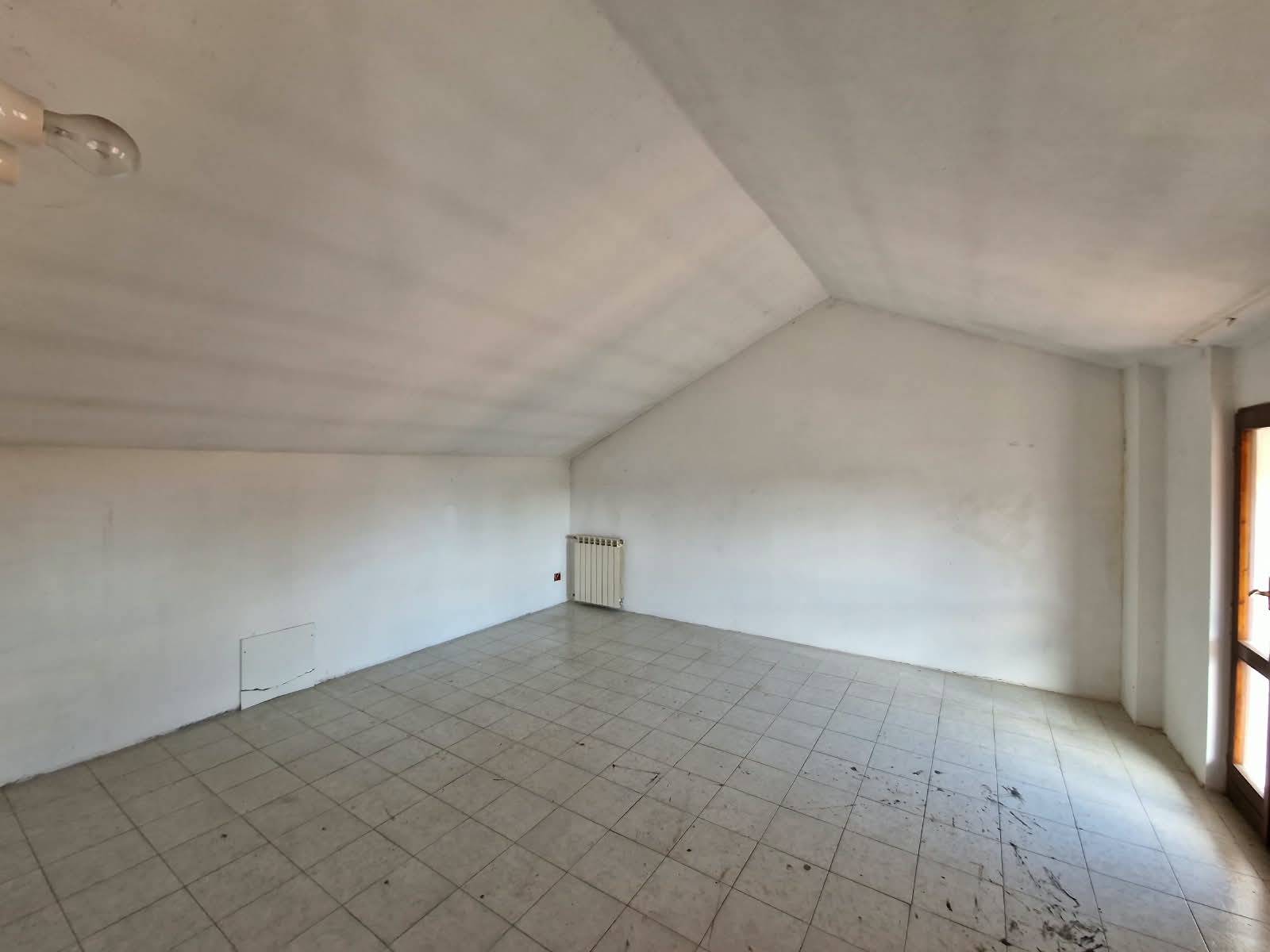 Casa Semindipendente in vendita a Agrate Conturbia