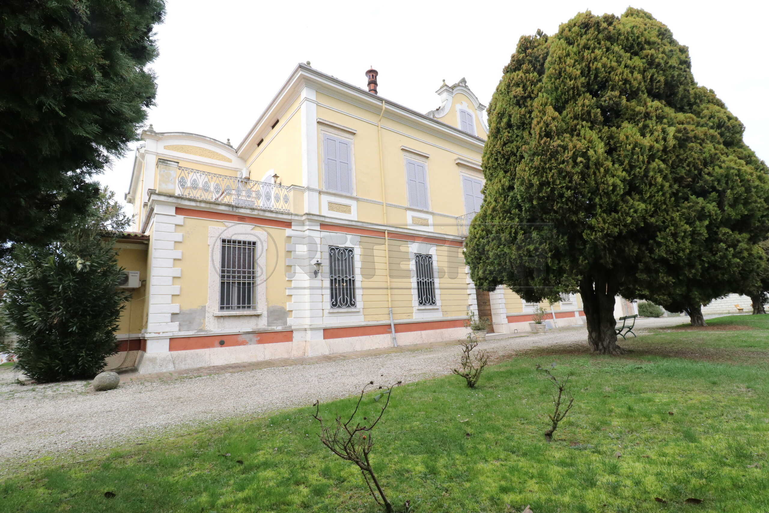 Appartamento con giardino in via madonna della pioppa 25, Bondeno