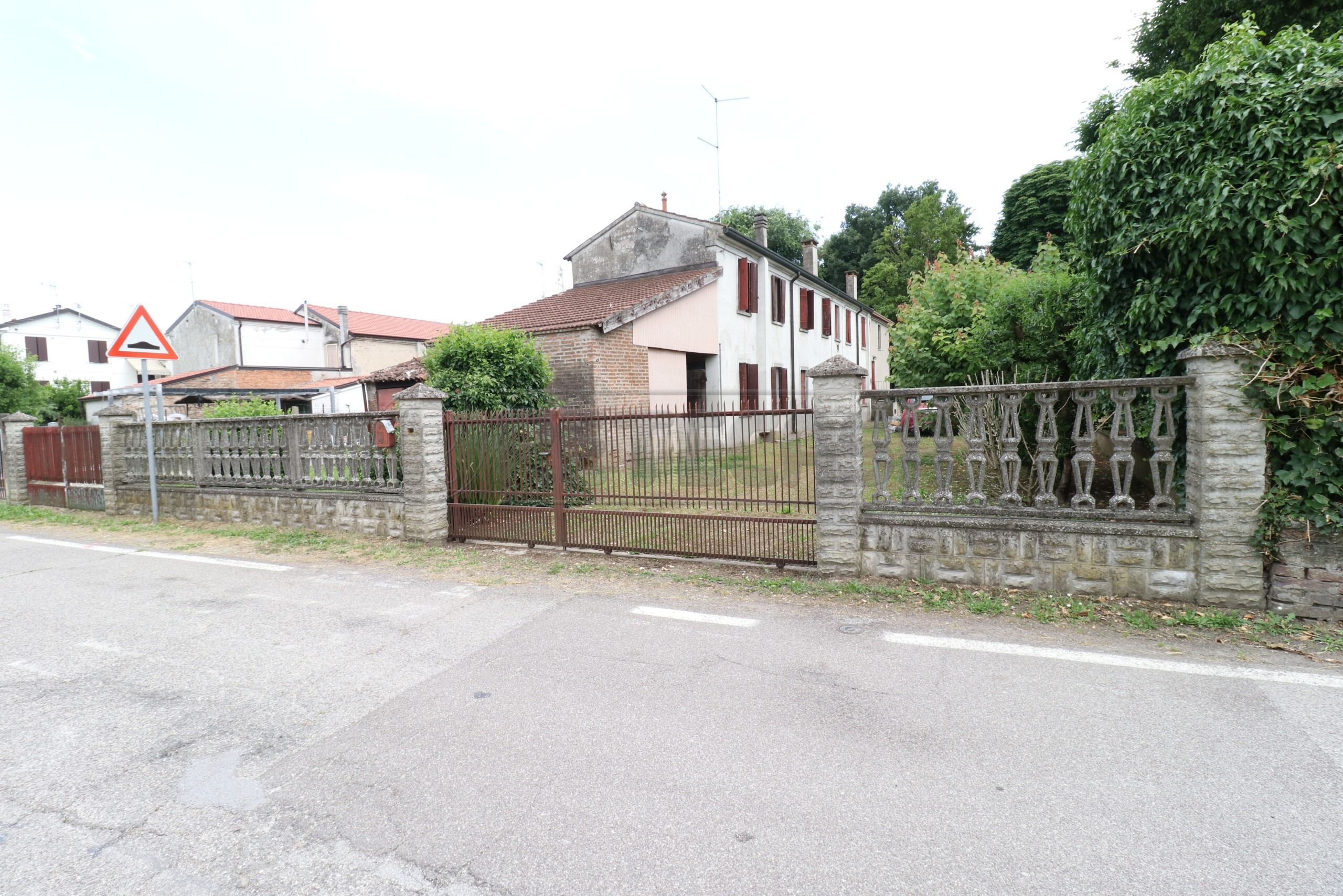 Casa indipendente da ristrutturare a Ficarolo