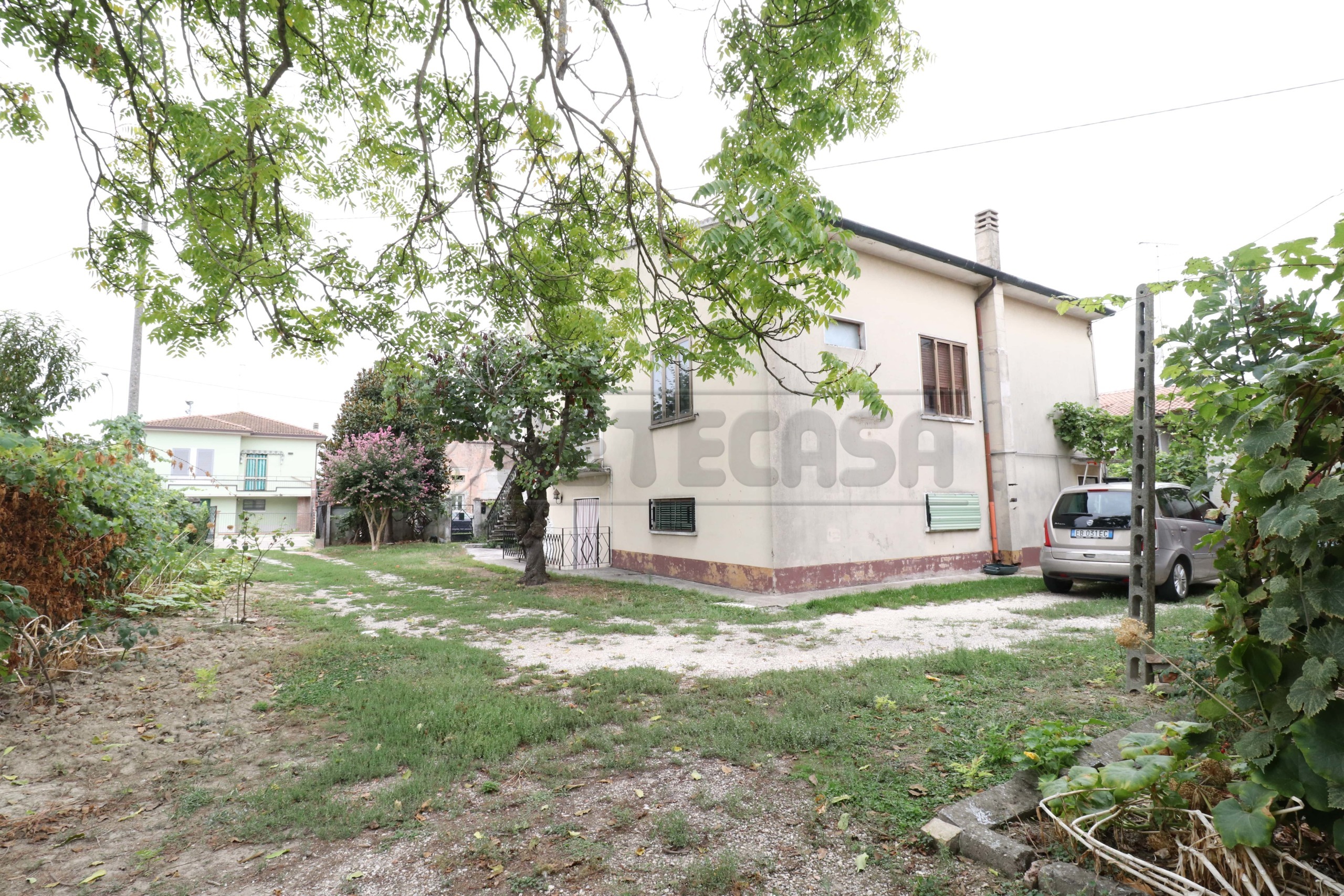 Villa con giardino in via xxv aprile 23, Sermide e Felonica