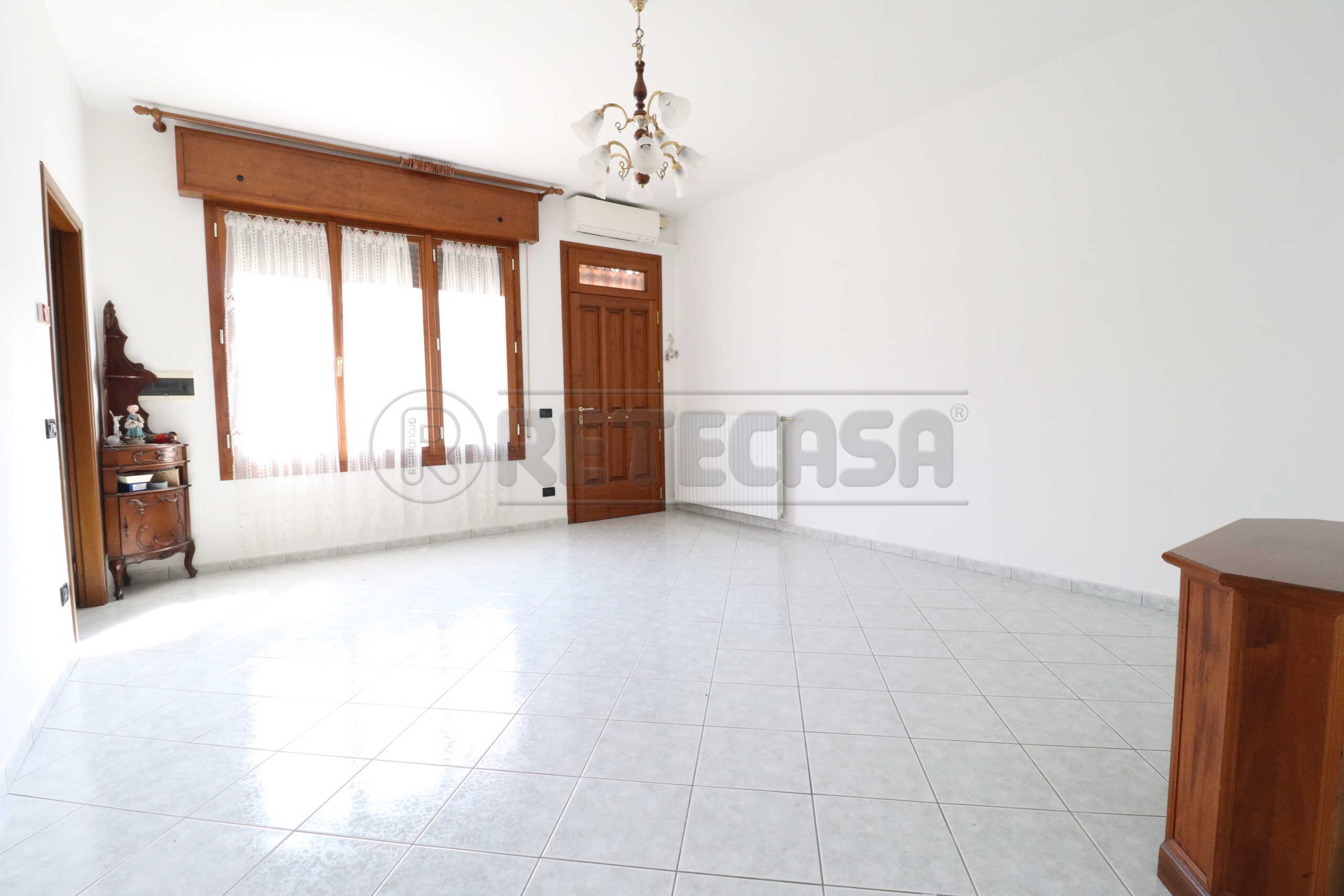 Quadrilocale in vendita in via g. bruno 23a, Bondeno