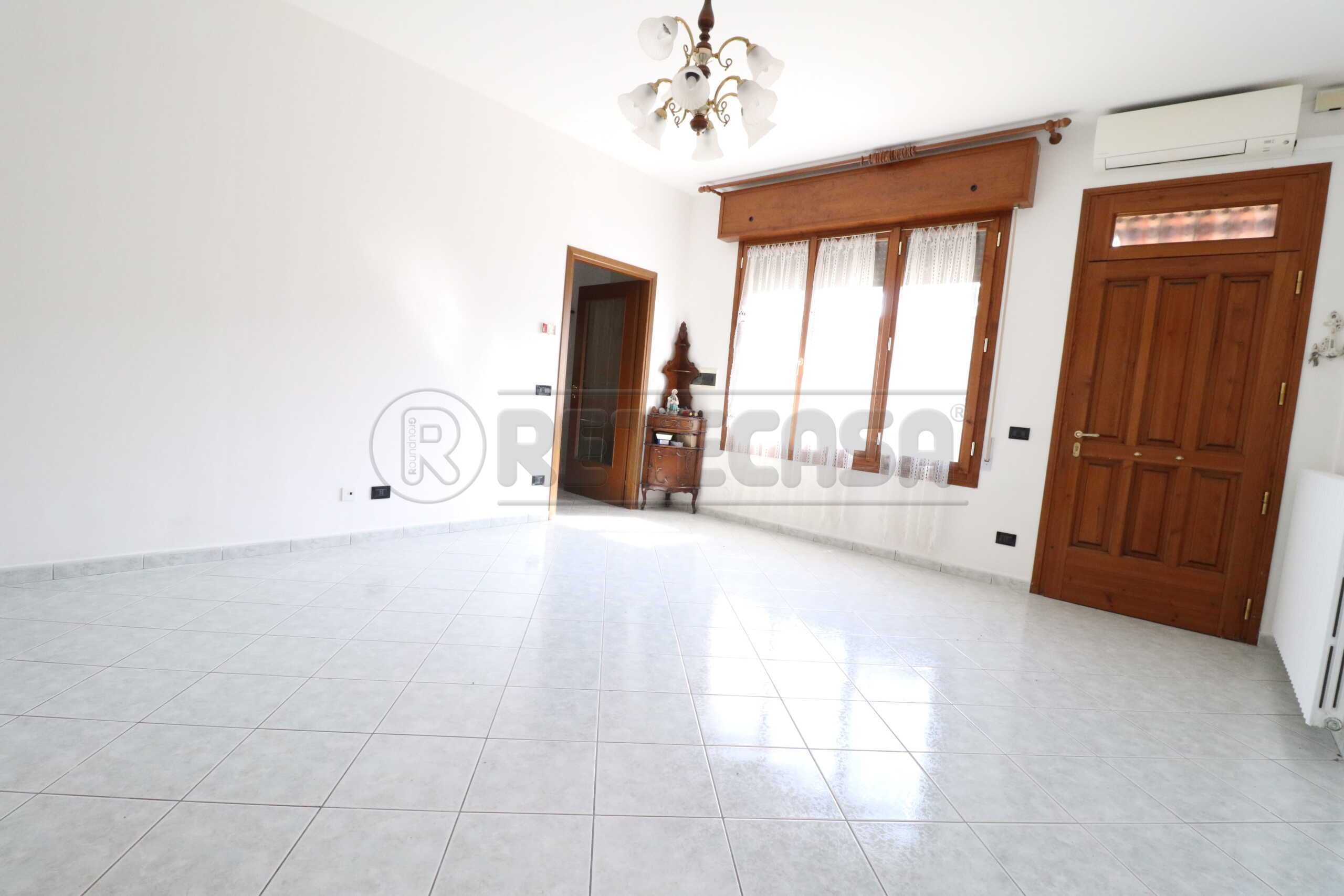 Quadrilocale in vendita in via g. bruno 23a, Bondeno