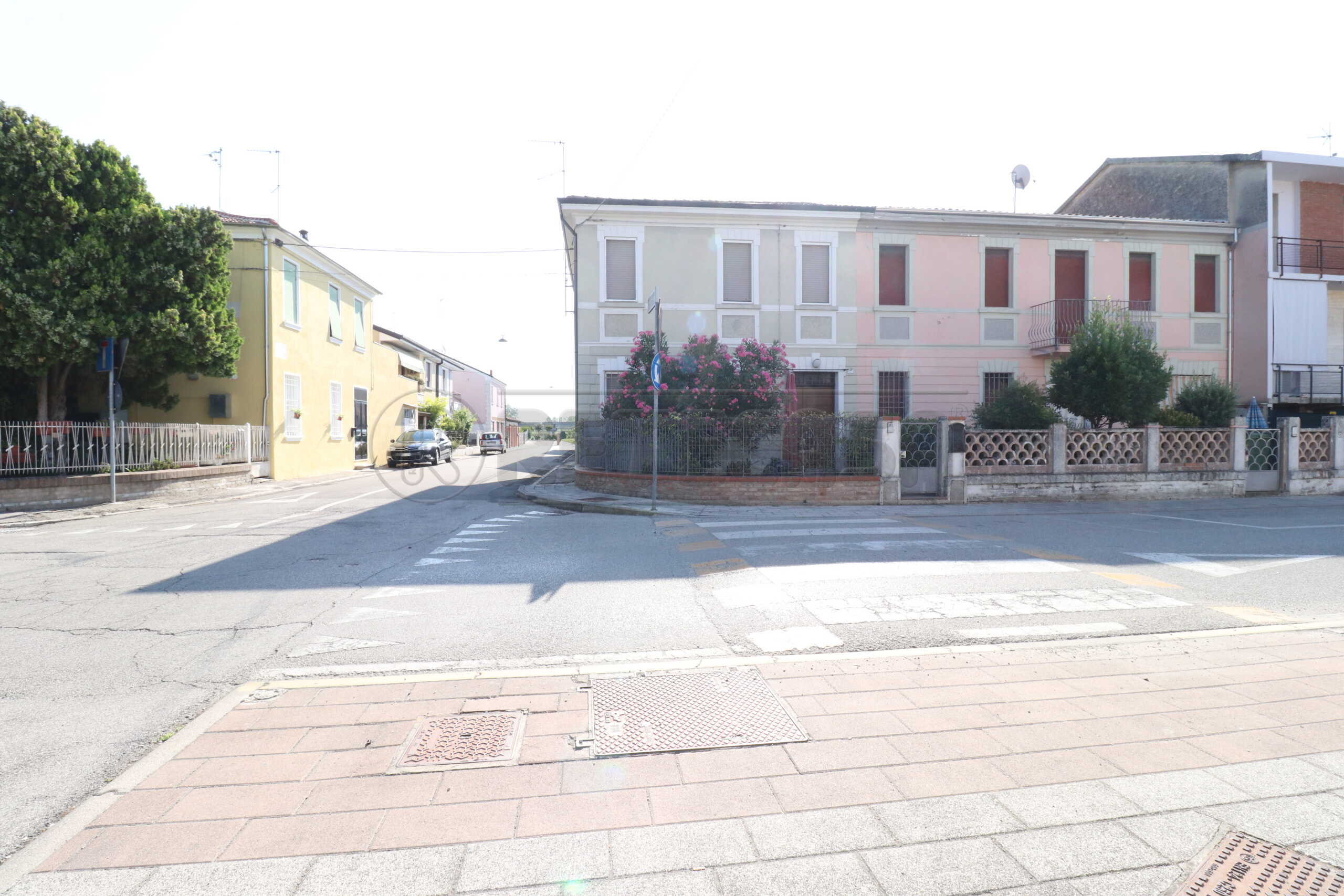 Casa indipendente in vendita in via della libert� 60, Bondeno