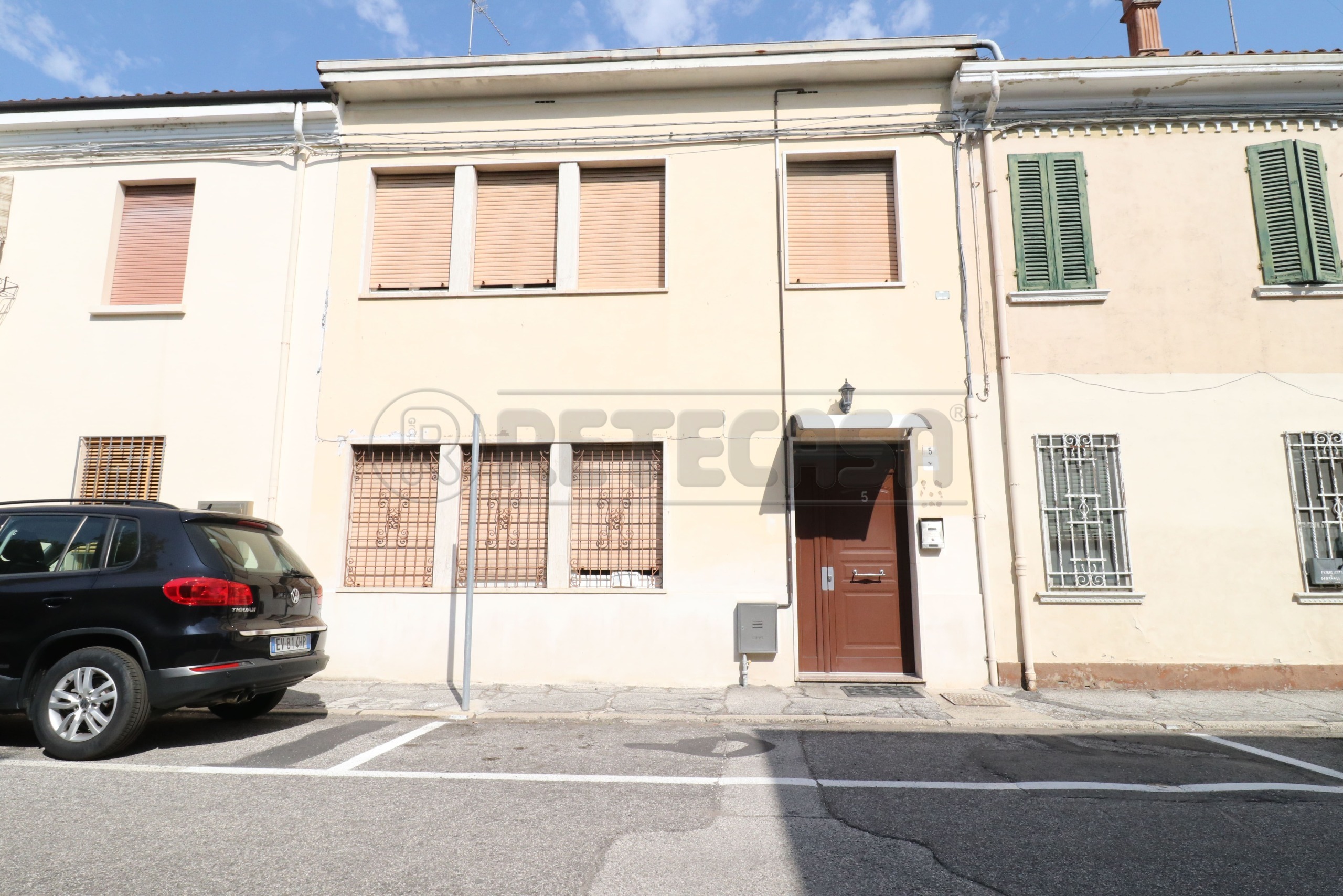 Villetta a schiera da ristrutturare in via e. curiel 5, Bondeno