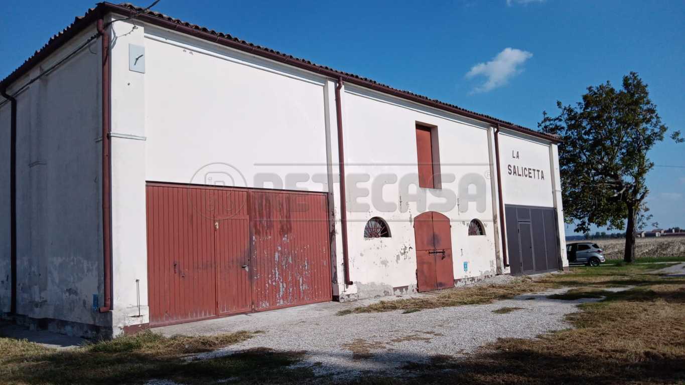Magazzino in affitto a Bondeno