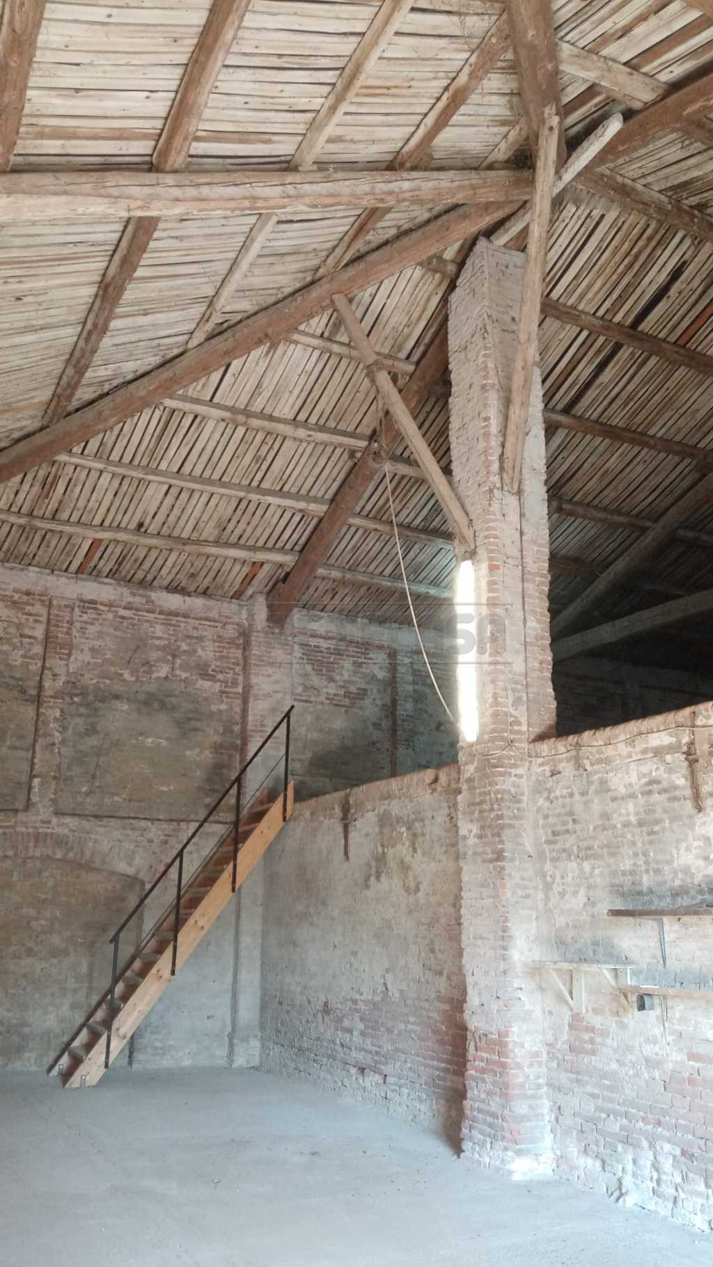 Magazzino in affitto a Bondeno