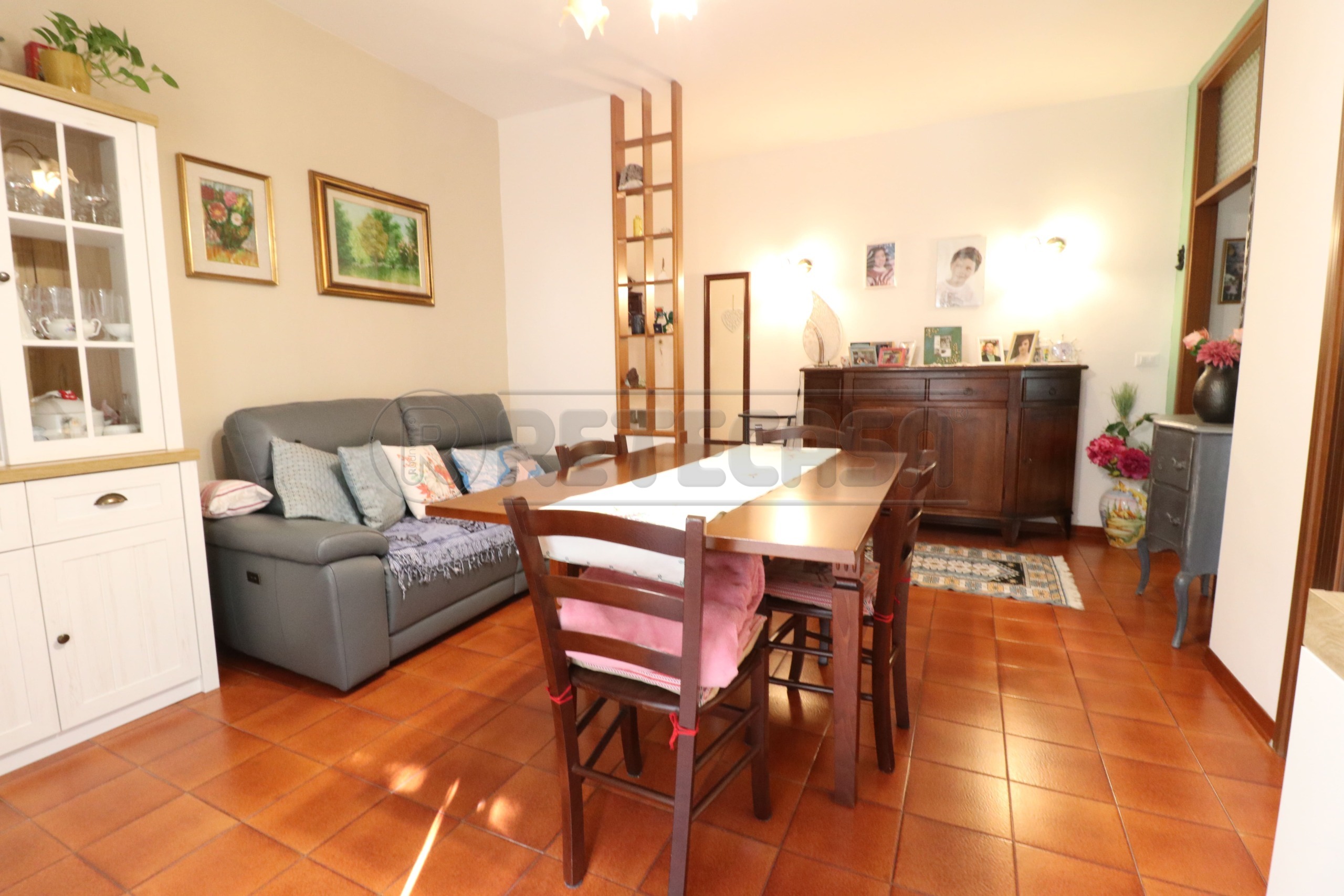Trilocale con box in via granatieri di sardegna 4, Bondeno