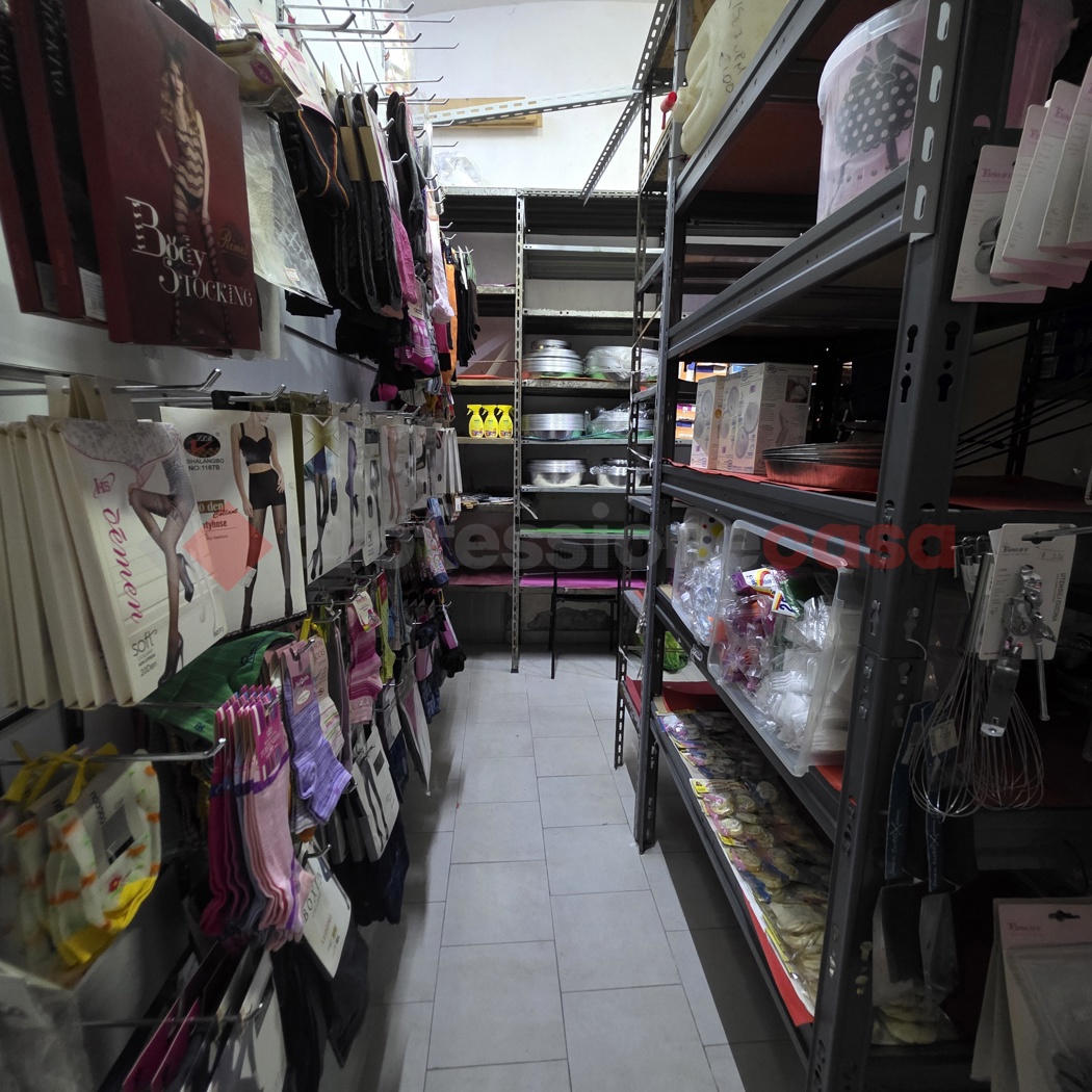 Attivit� commerciale in vendita a Napoli