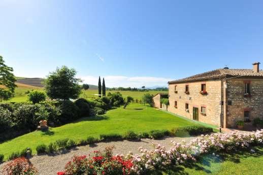 Rustico con giardino a Monteroni d'Arbia