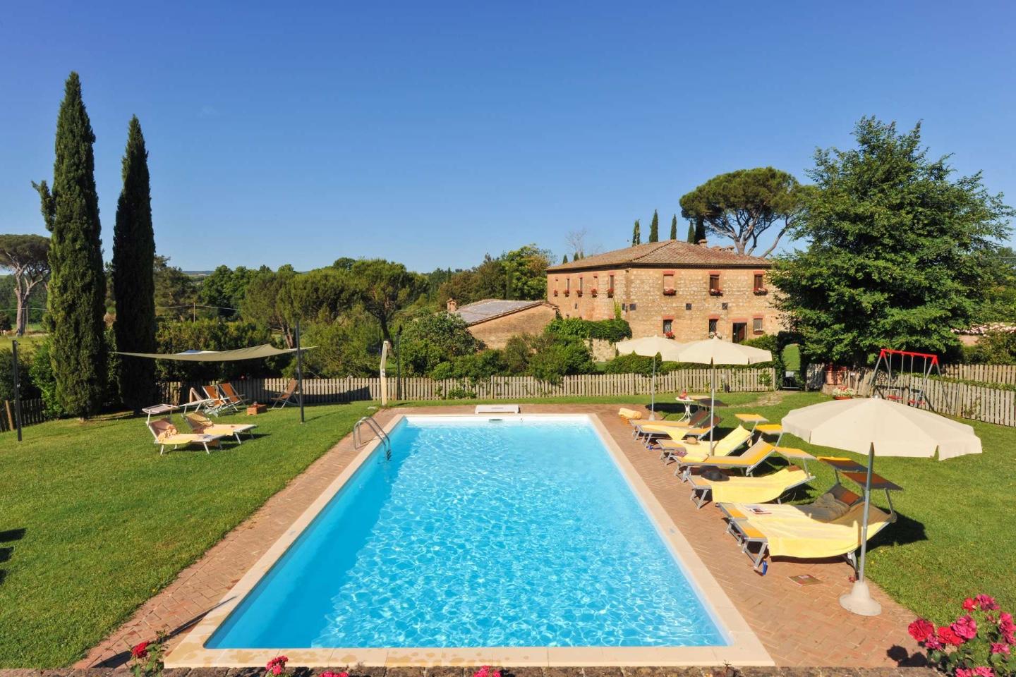 Rustico con giardino a Monteroni d'Arbia