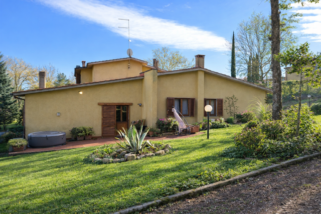 Villa Bifamiliare con giardino, Castelnuovo Berardenga ponte a bozzone