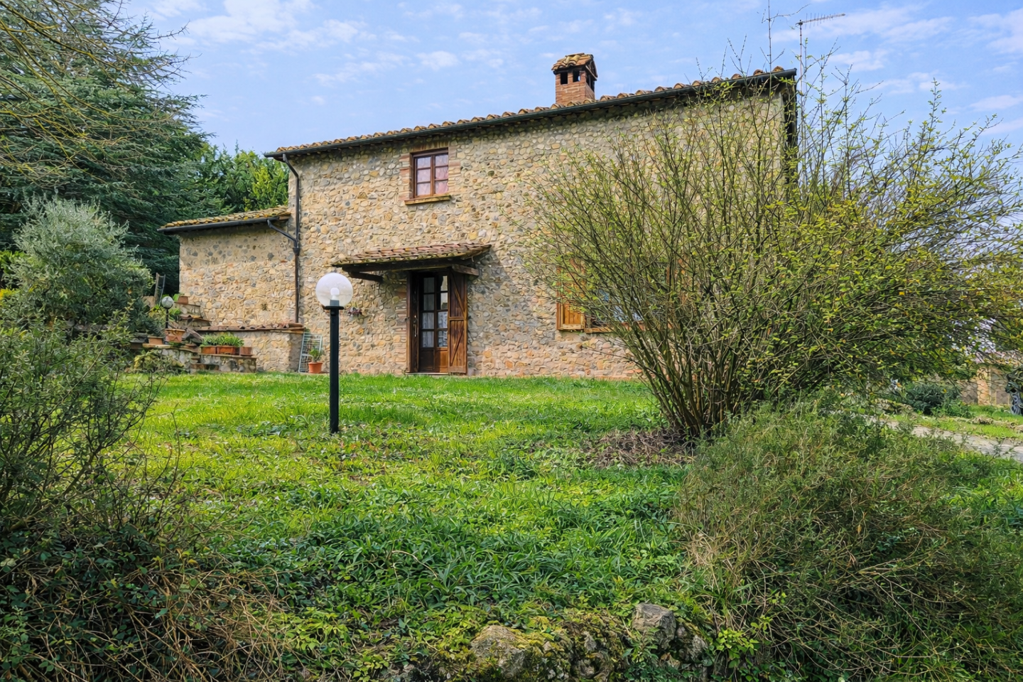 Rustico con giardino, Monteriggioni pian del lago