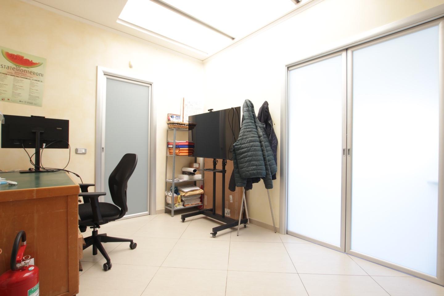Ufficio in vendita a Monteroni d'Arbia