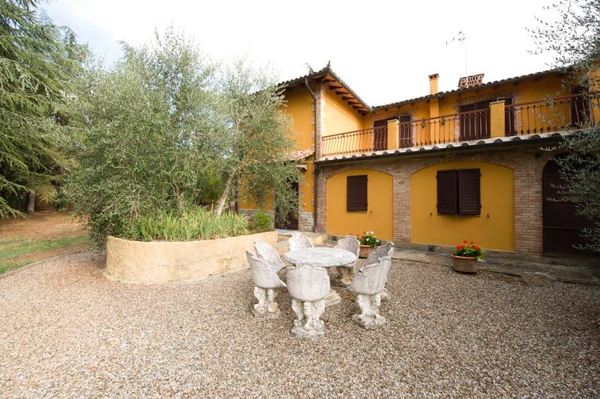 Villa con giardino a Castelnuovo Berardenga