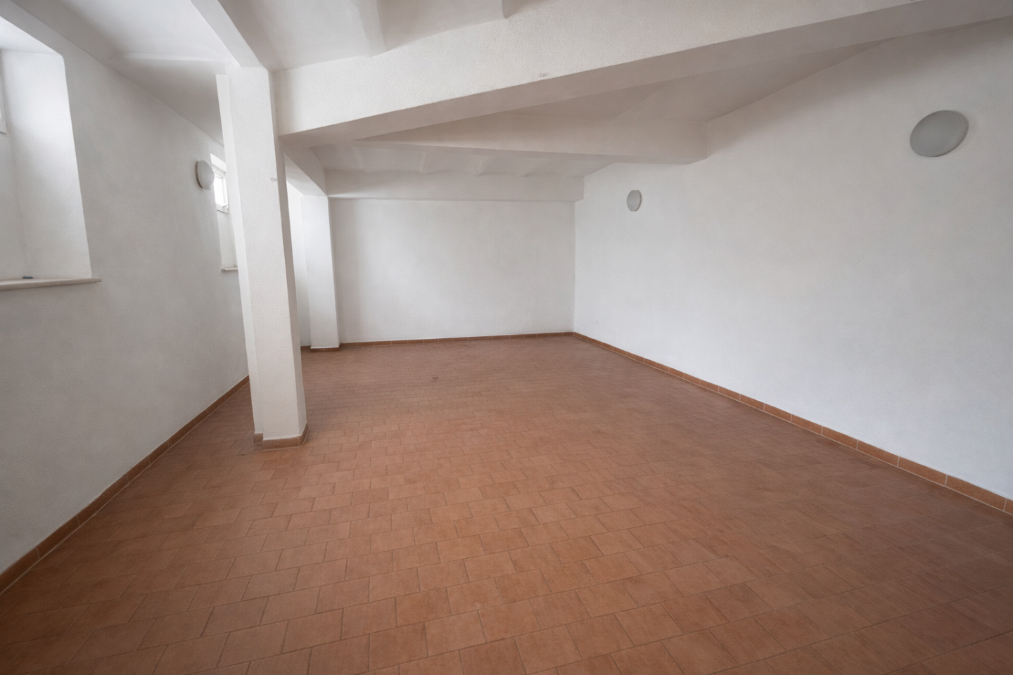 Box/Garage 48mq in vendita a Siena