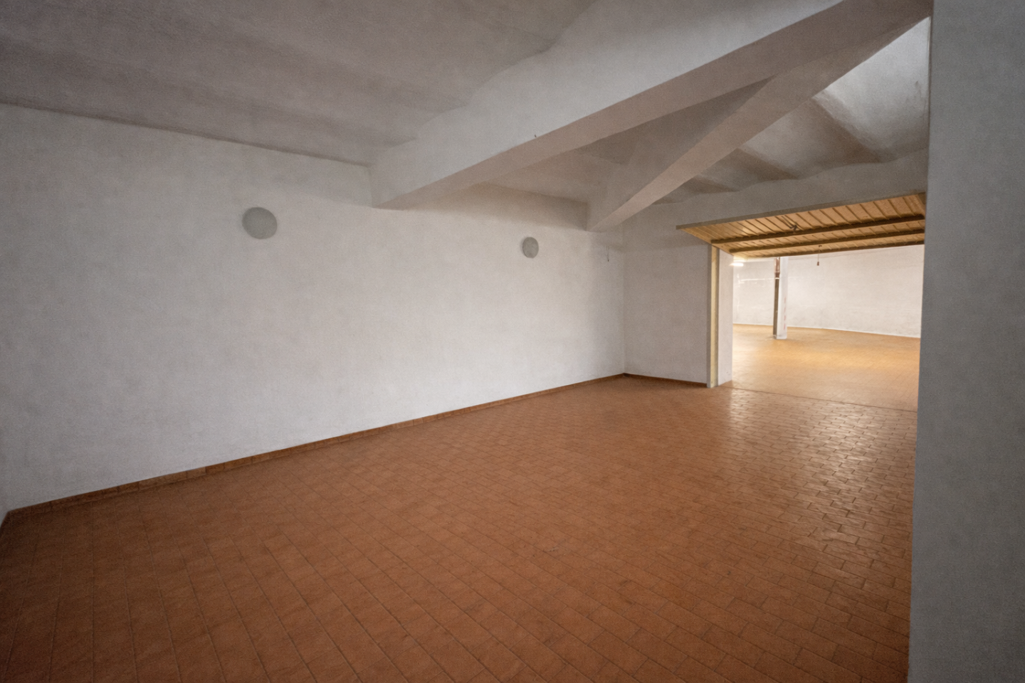 Box/Garage 48mq in vendita a Siena