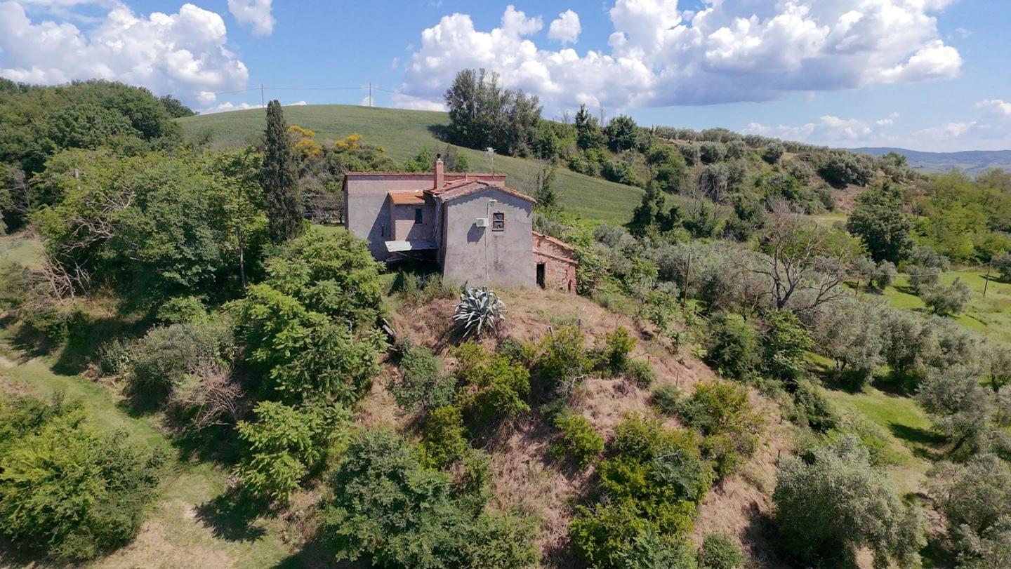 Rustico con giardino a Asciano