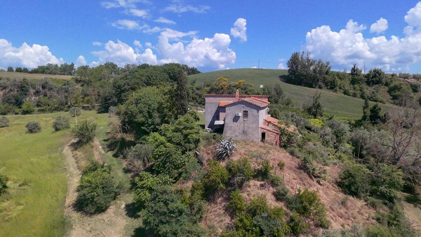 Rustico con giardino a Asciano