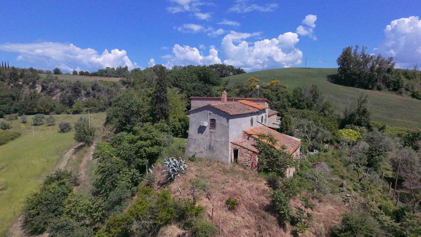 Rustico con giardino a Asciano