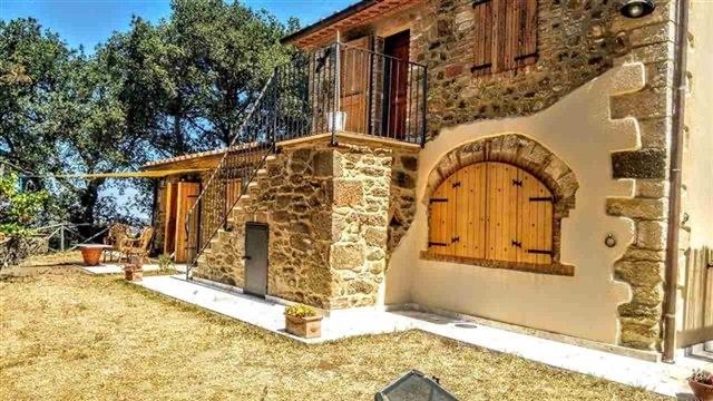 Rustico con giardino a Roccalbegna