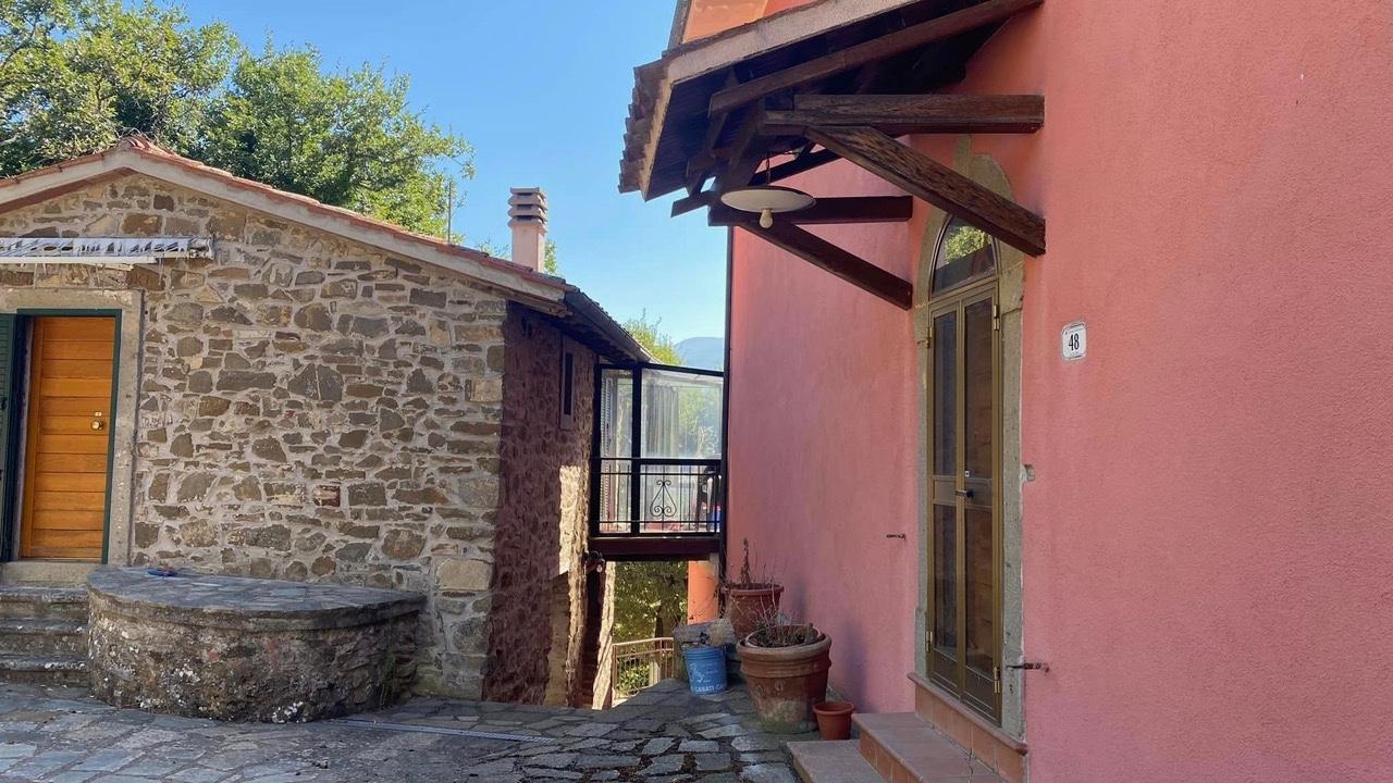 Rustico con giardino a Arcidosso