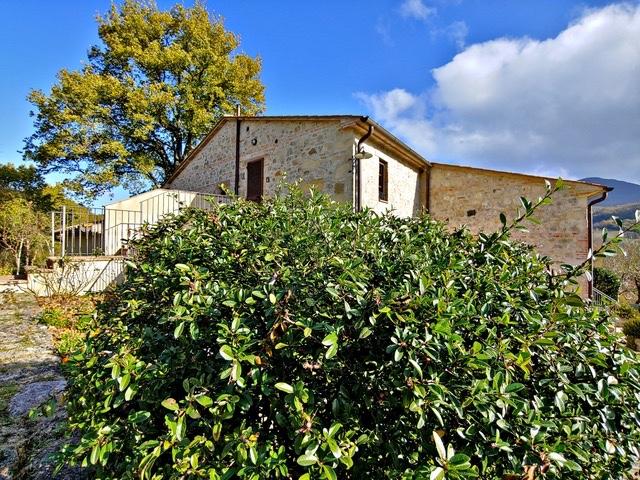 Rustico con giardino a Radicofani