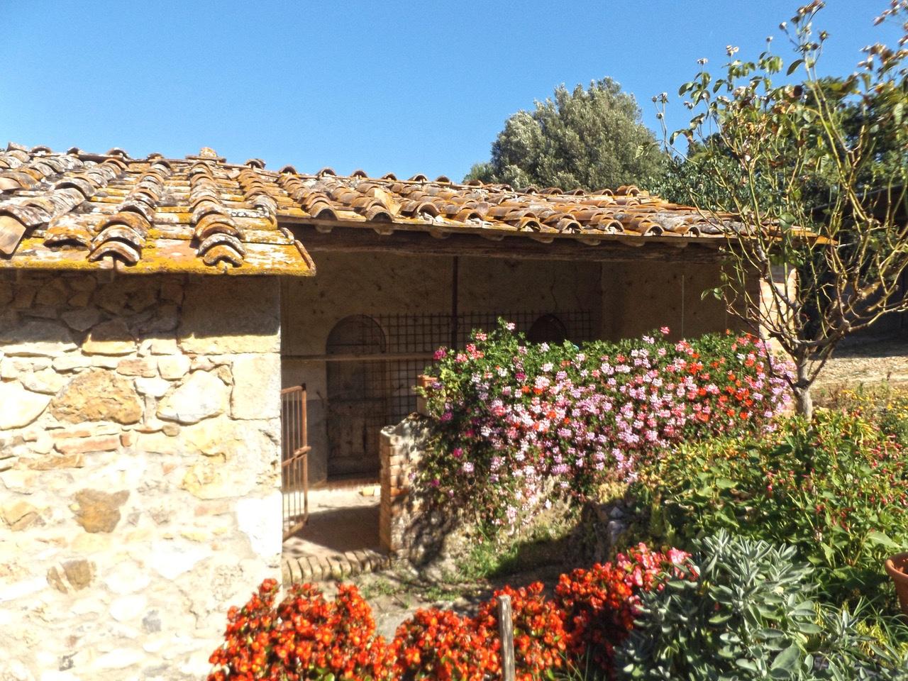 Rustico con giardino a Sovicille