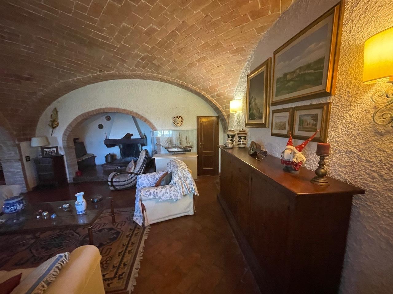 Rustico con giardino a Siena