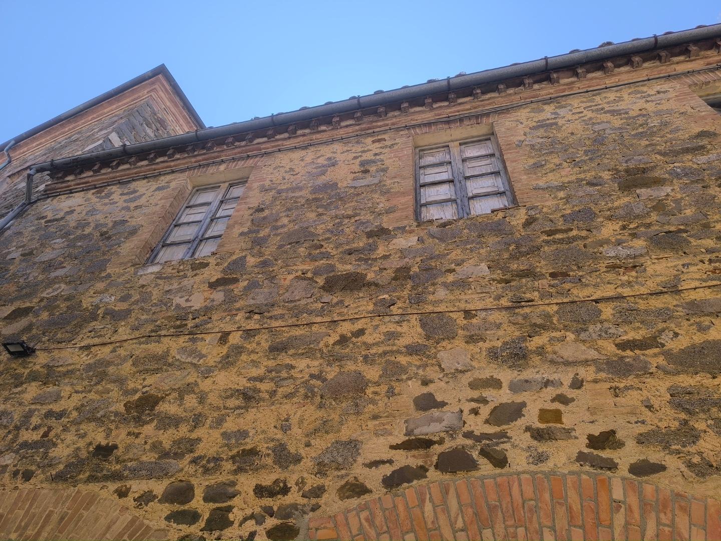 Rustico con giardino a Cinigiano