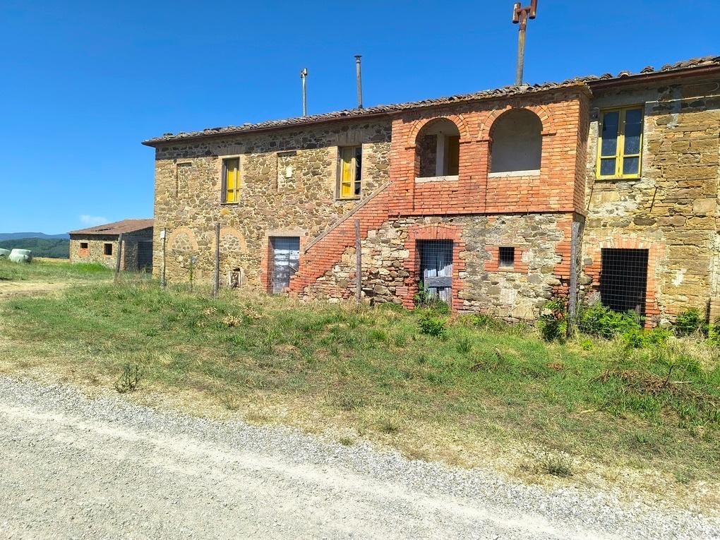Rustico con giardino a Cinigiano