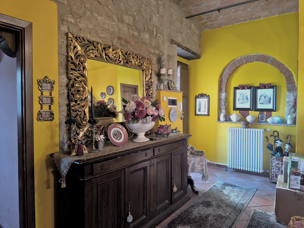 Appartamento con giardino a Asciano