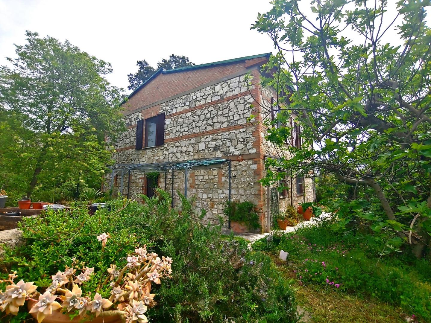 Rustico con giardino a Rapolano Terme