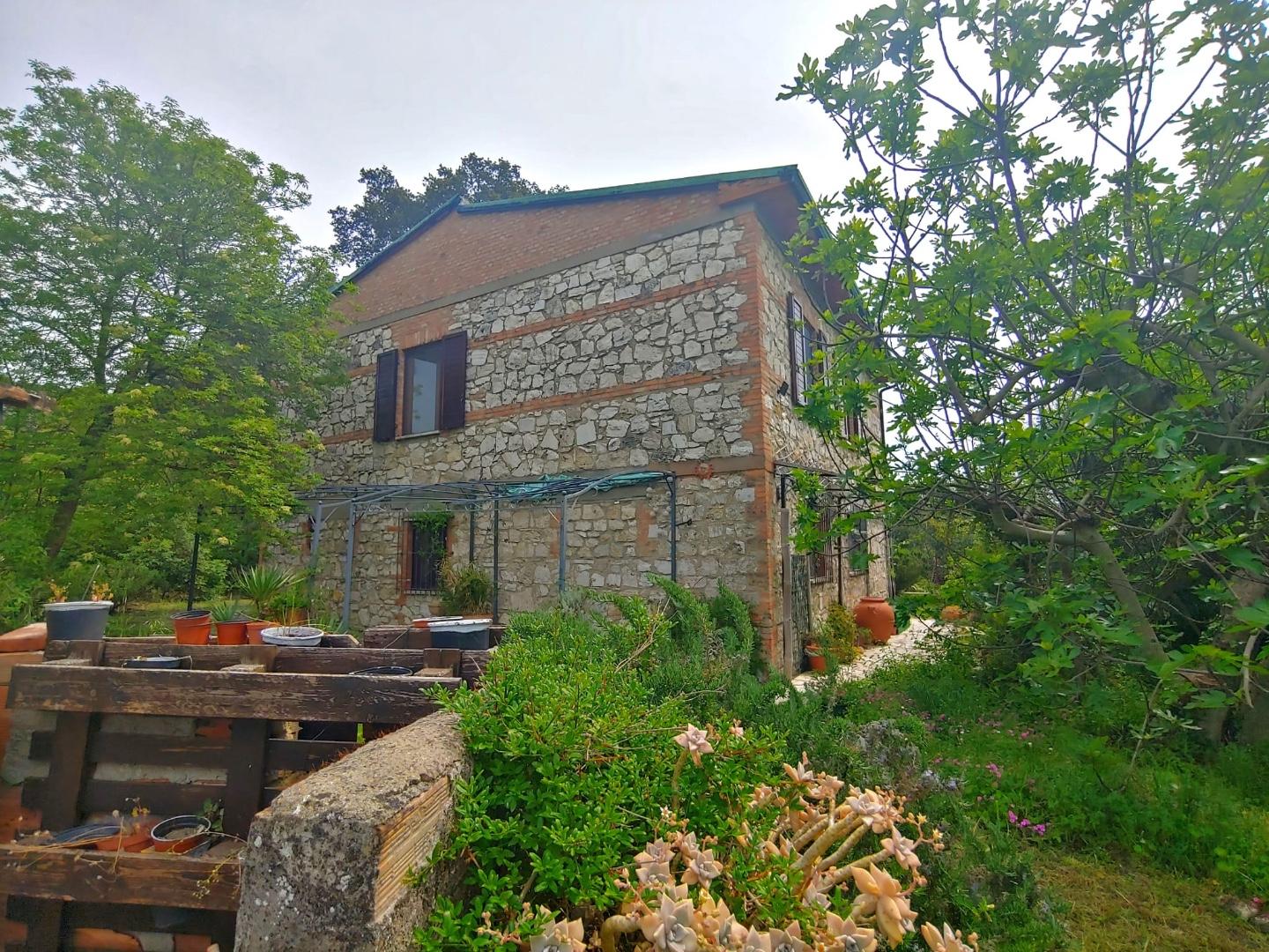 Rustico con giardino a Rapolano Terme