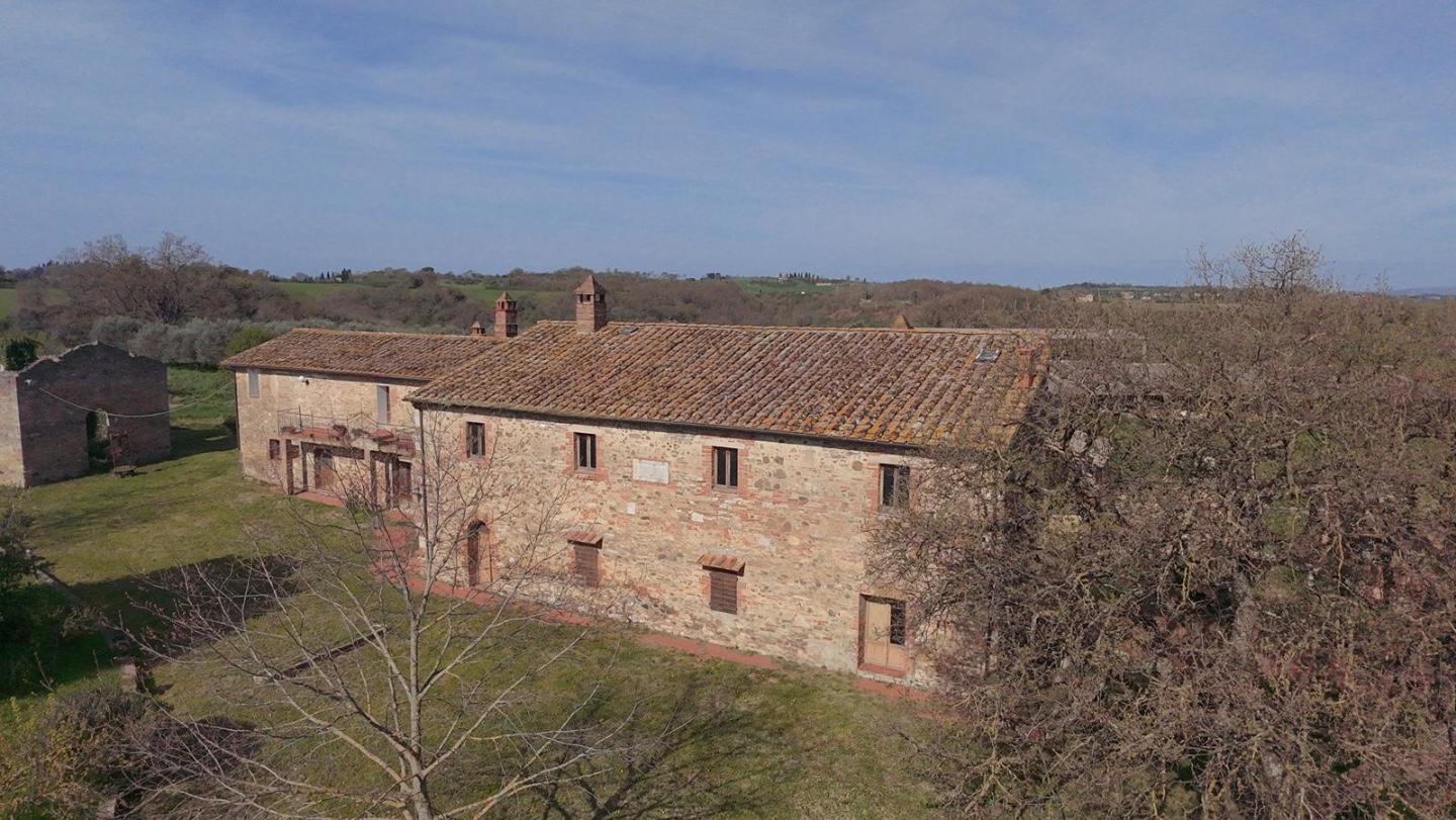 Rustico con giardino a Asciano