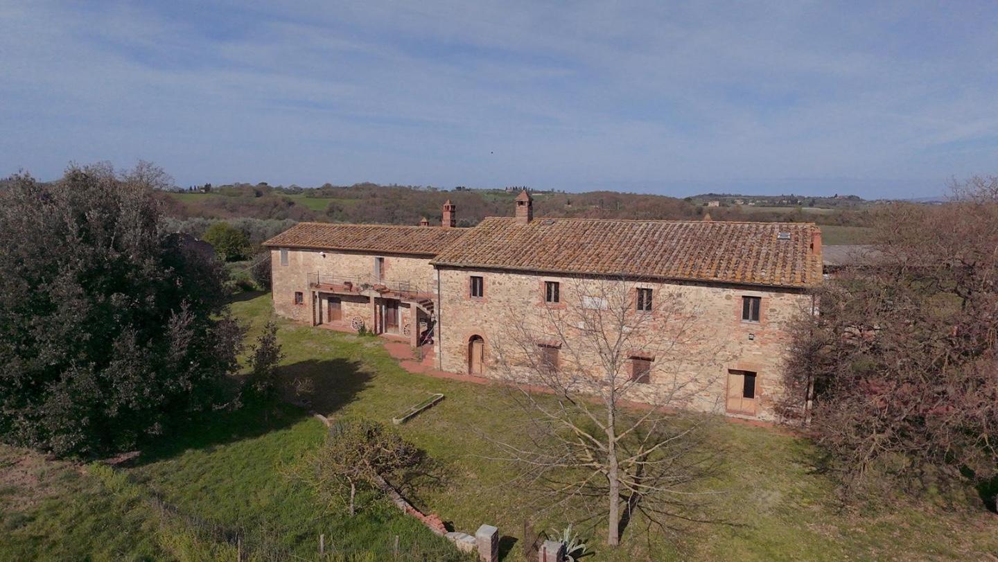 Rustico con giardino a Asciano