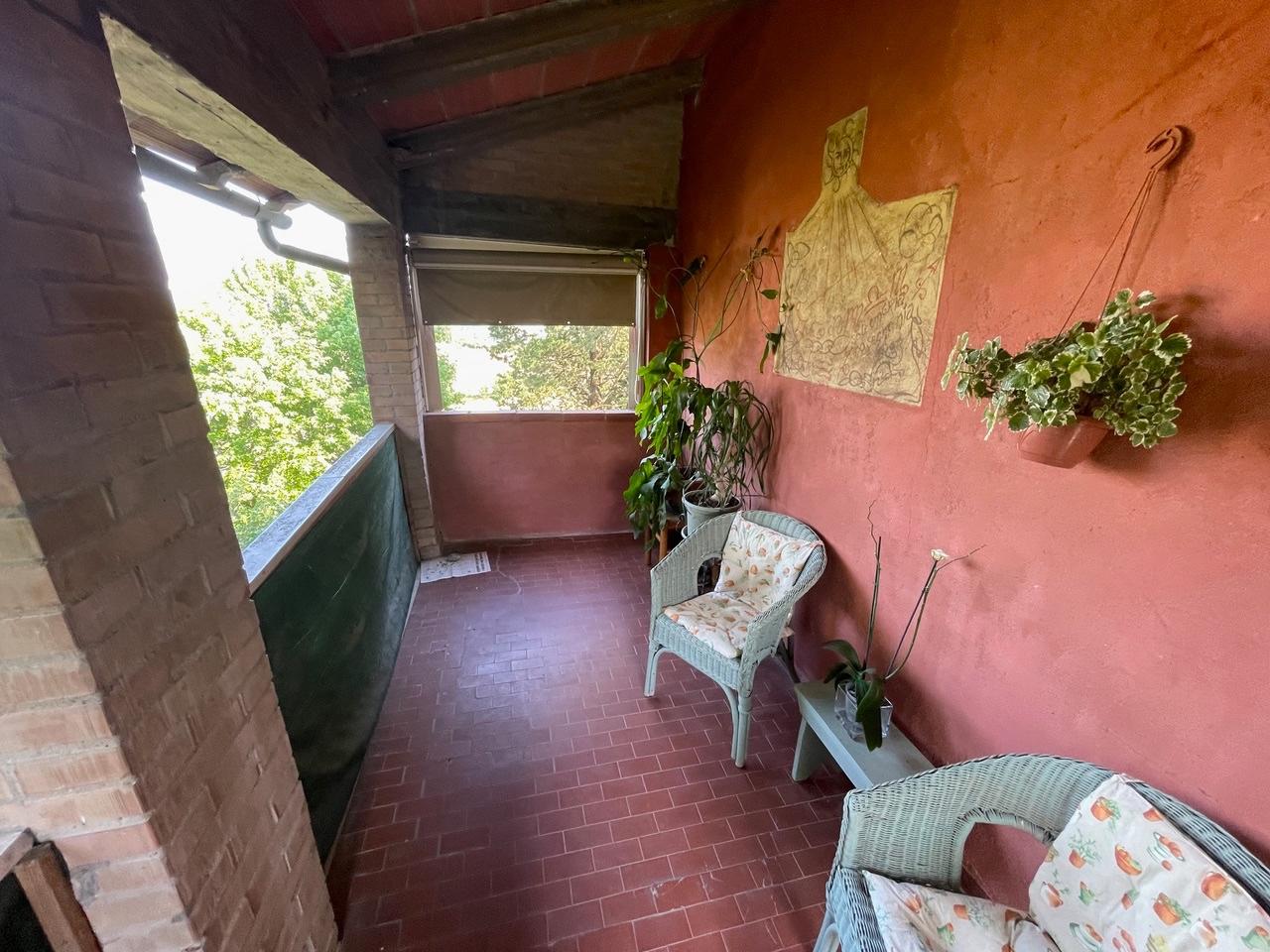 Appartamento con giardino, Siena coroncina