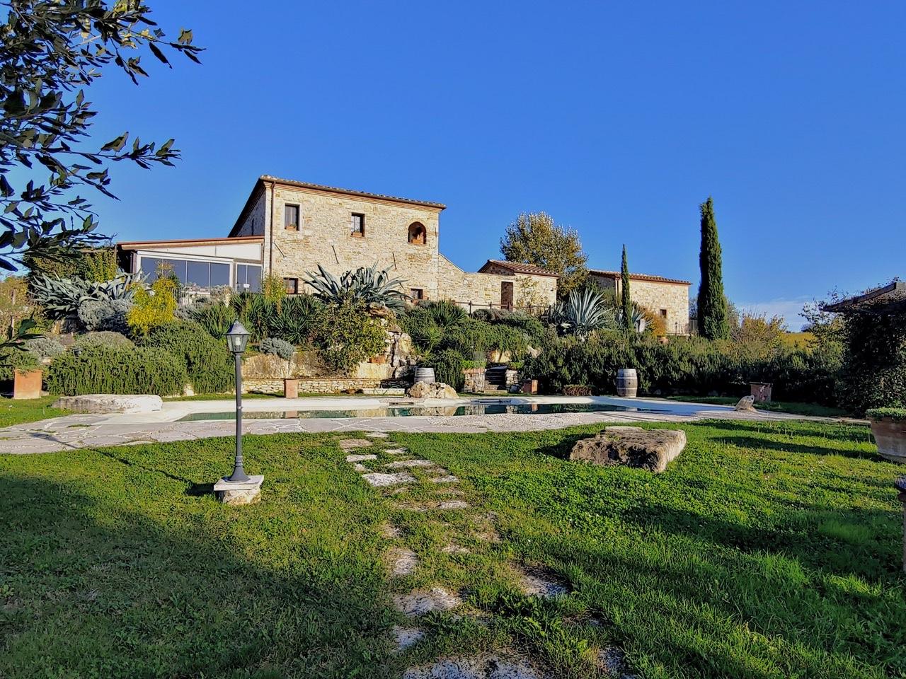 Rustico con giardino a Rapolano Terme