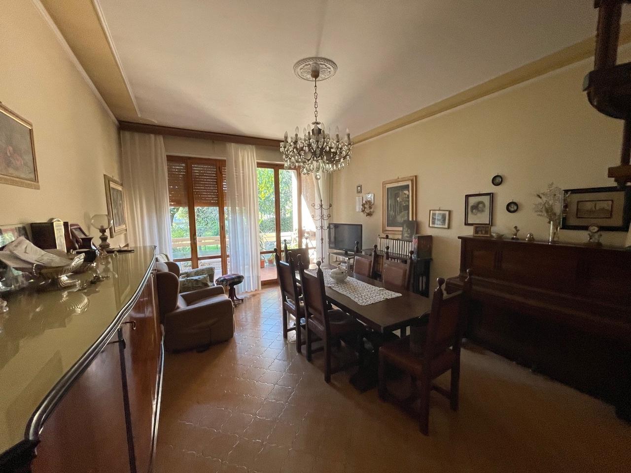 Appartamento con terrazzi, Siena cappucini