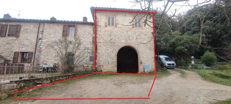 Quadrilocale con giardino a Monteriggioni