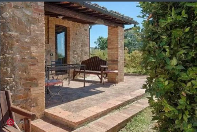 Rustico con giardino a Casole d'Elsa