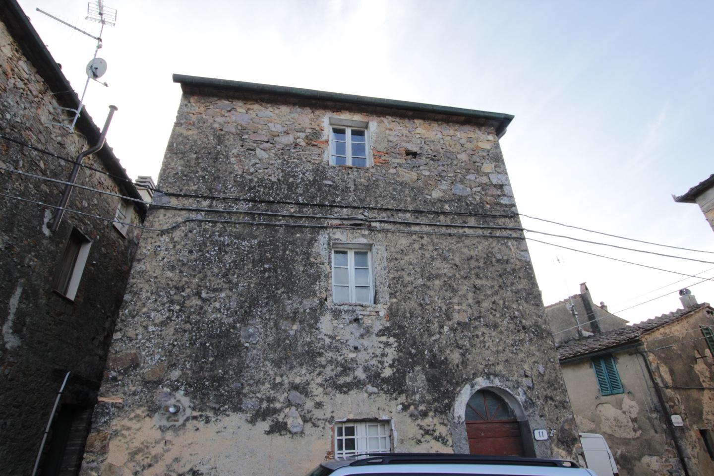Quadrilocale da ristrutturare, Monticiano iesa
