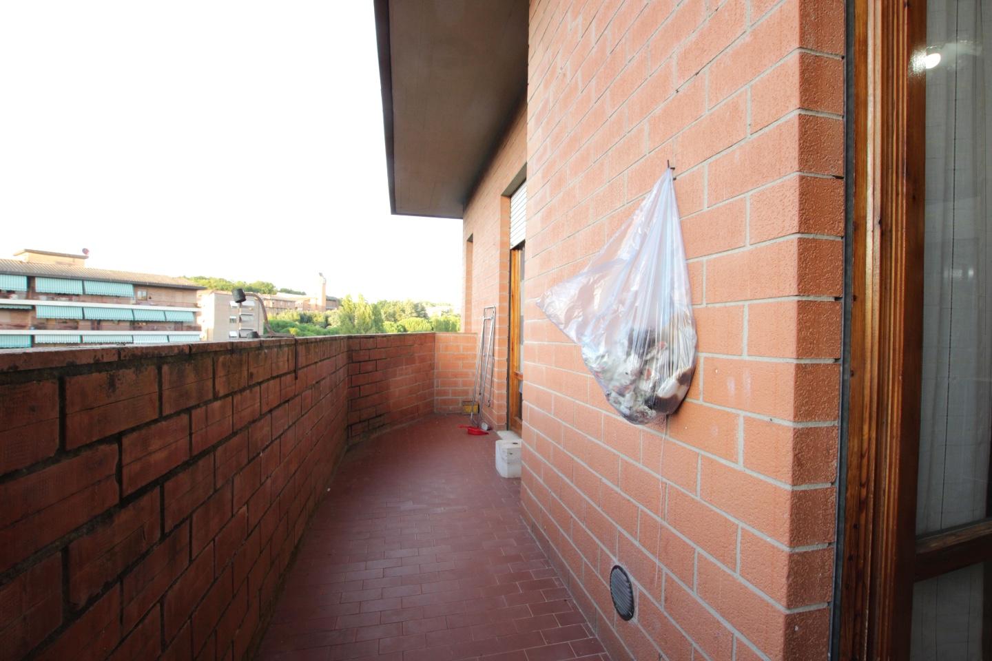 Appartamento con terrazzo, Siena acquacalda