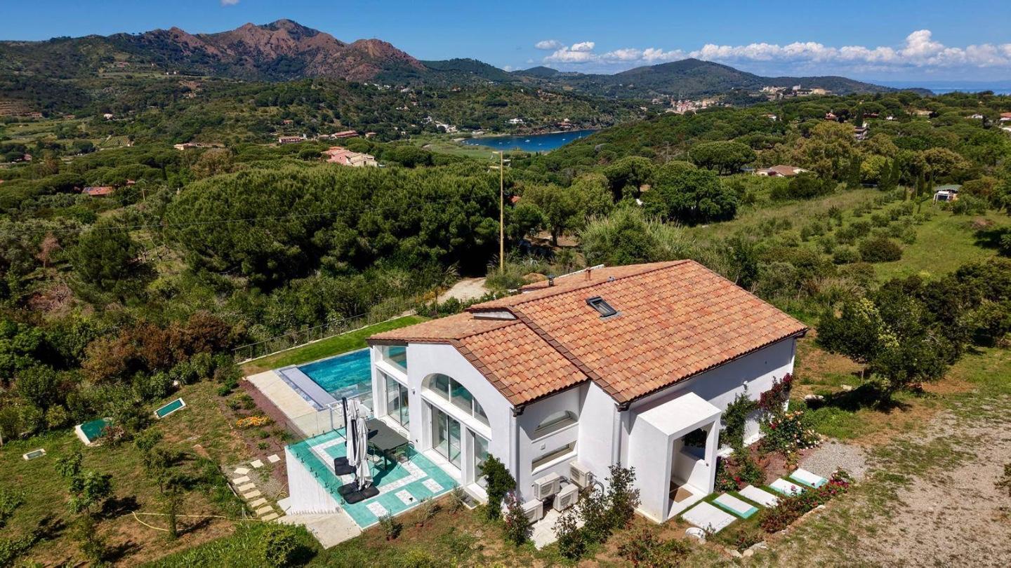 Villa con giardino a Capoliveri