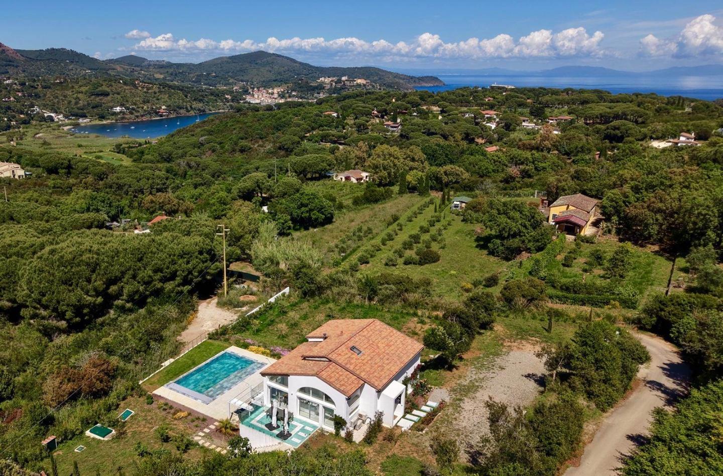 Villa con giardino a Capoliveri