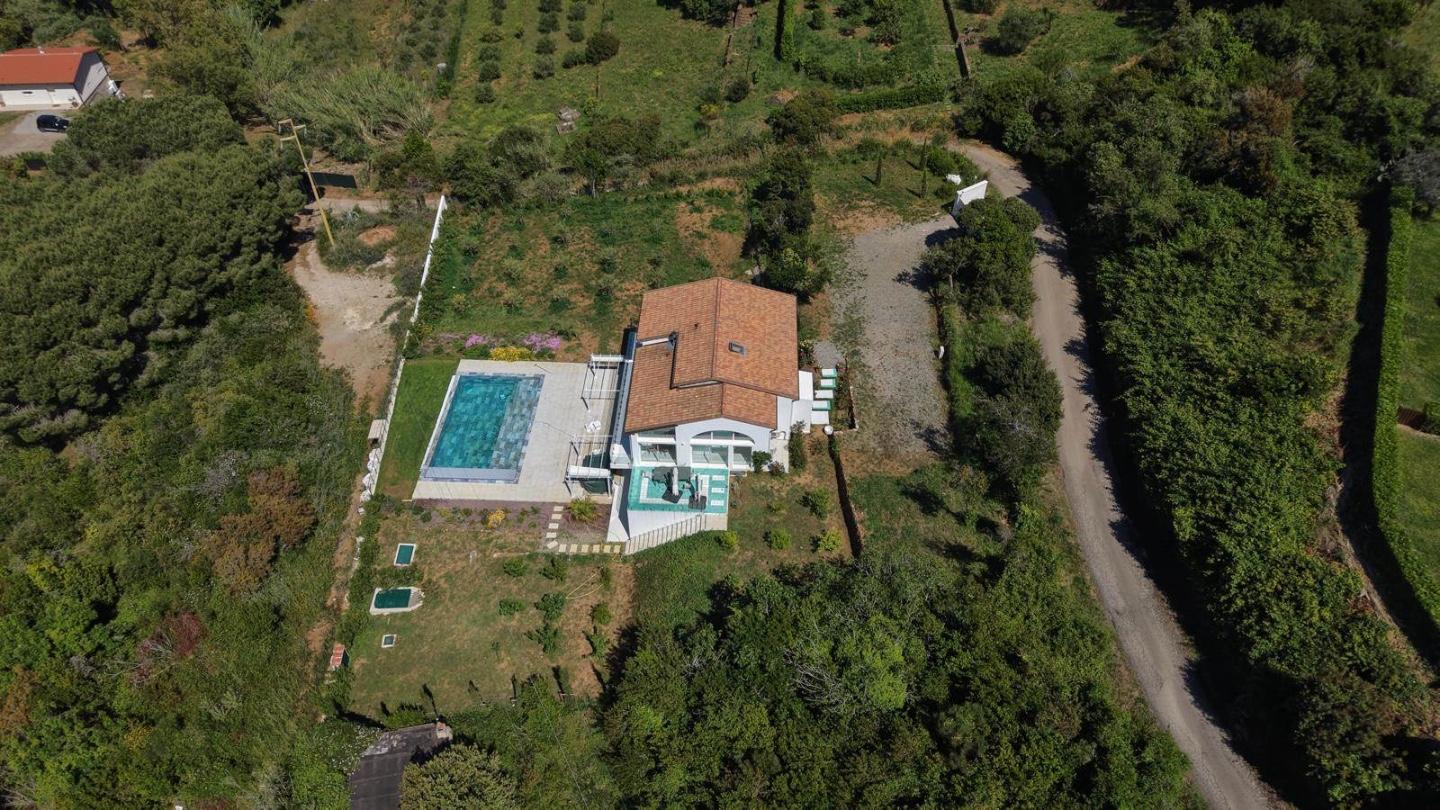 Villa con giardino a Capoliveri