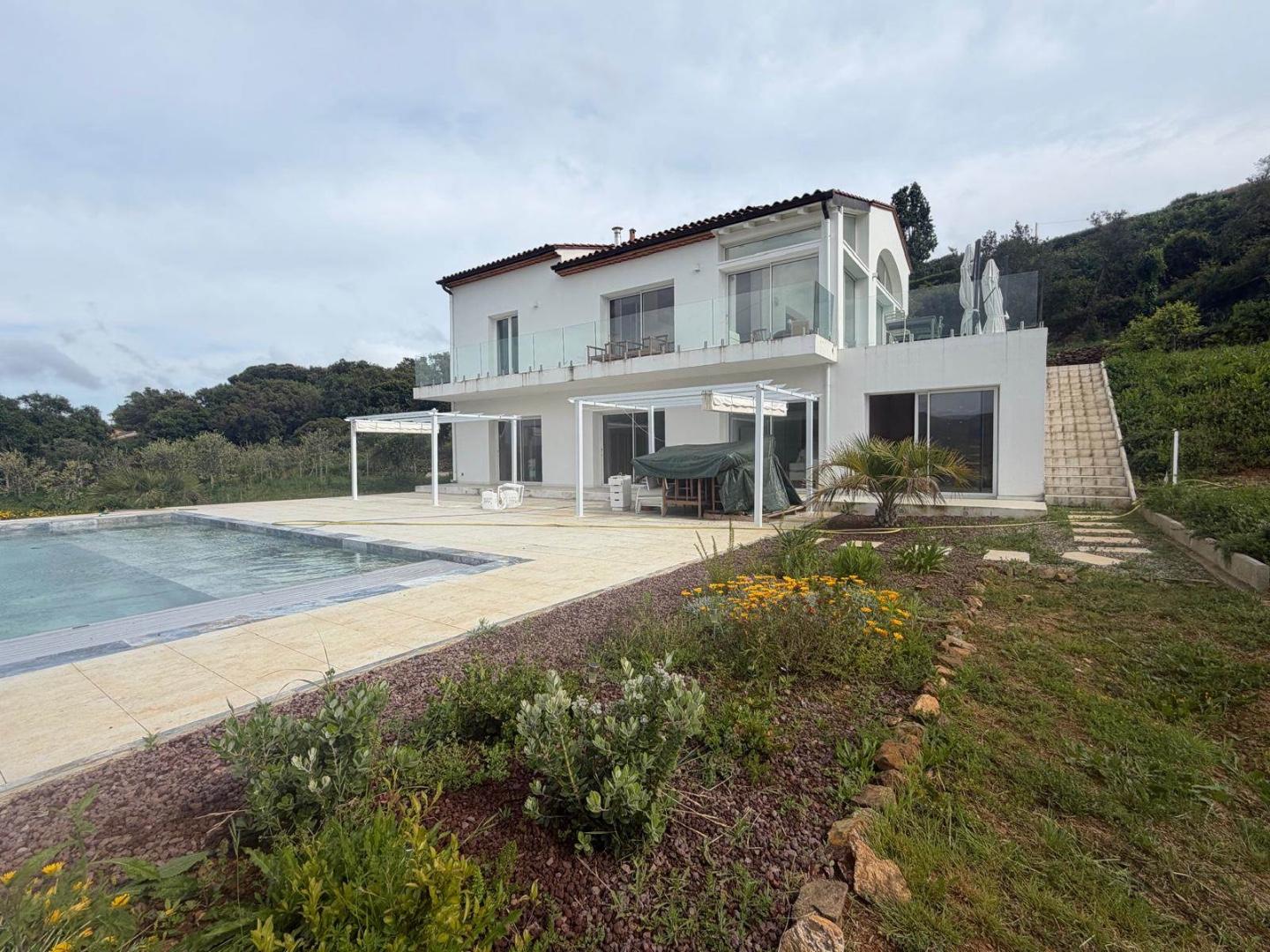 Villa con giardino a Capoliveri