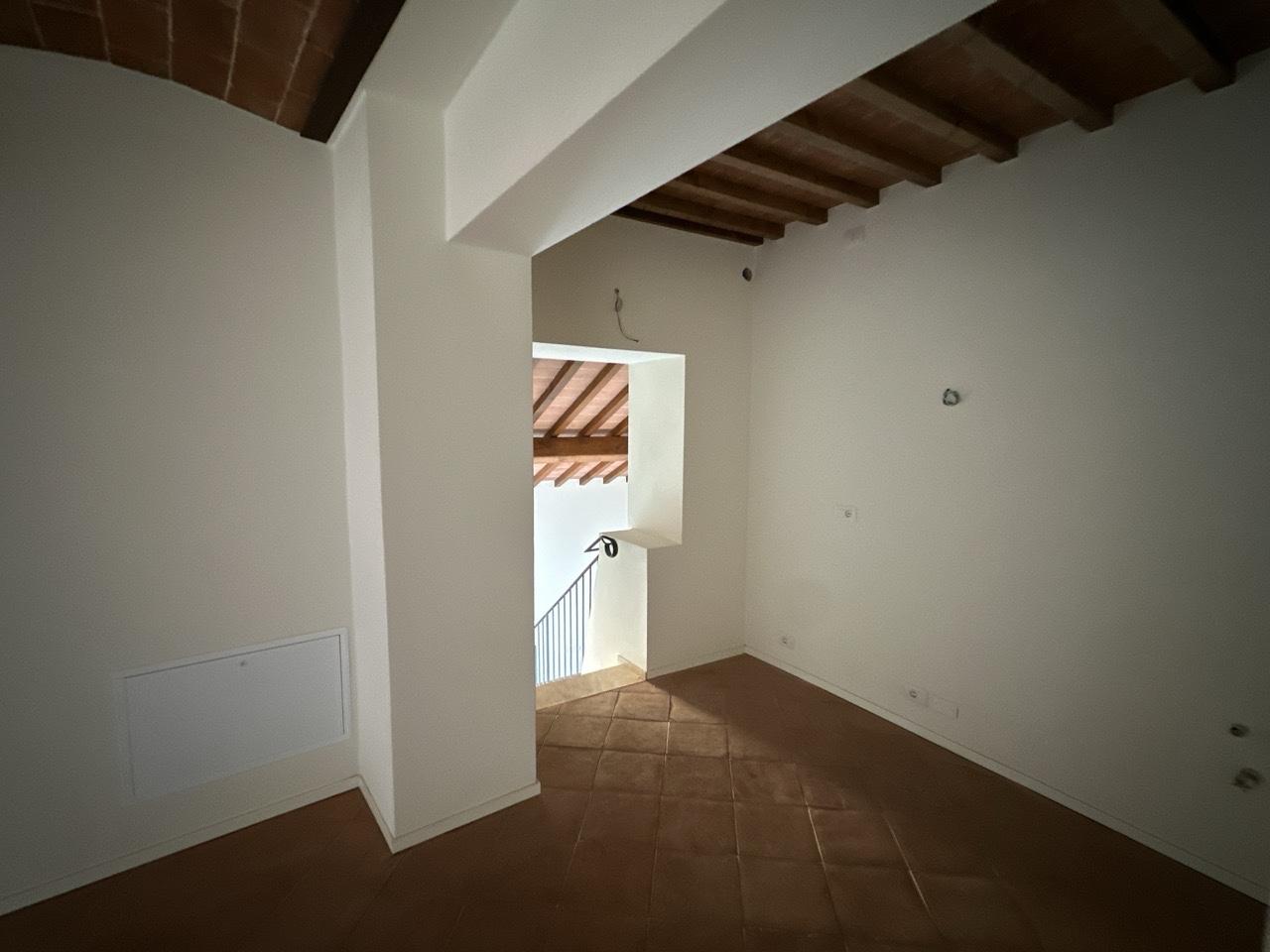 Trilocale con giardino, Sovicille stigliano