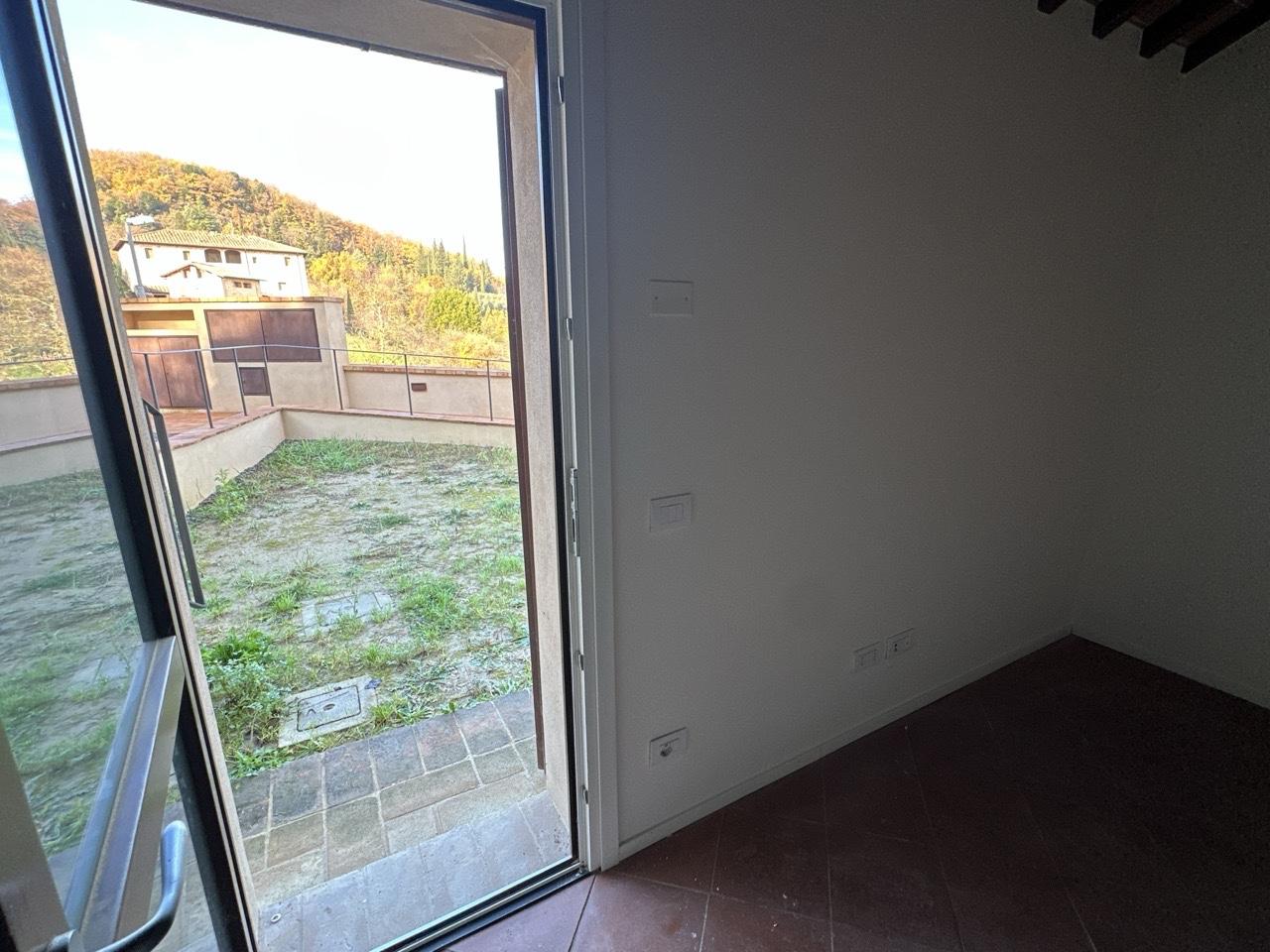 Trilocale con giardino, Sovicille stigliano